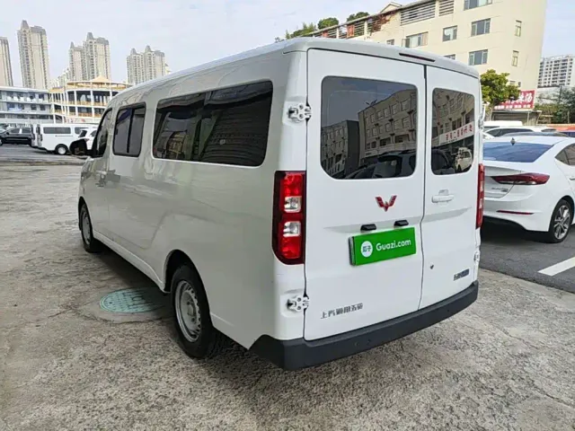 Wuling Yangguang — Фото автомобиля 4