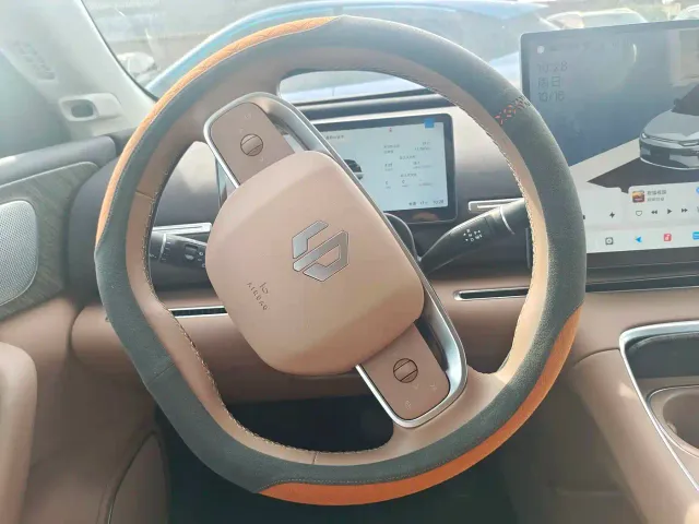 Leapmotor C11 — Фото автомобиля 7