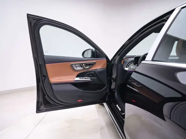 Mercedes-Benz E-Class — Фото автомобиля 13