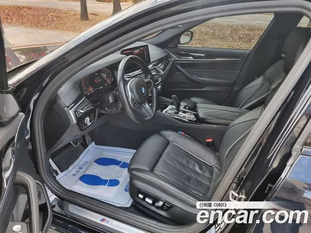 BMW 5-Series 5 серия (G30) 530i xDrive M Sport — Фото автомобиля 8