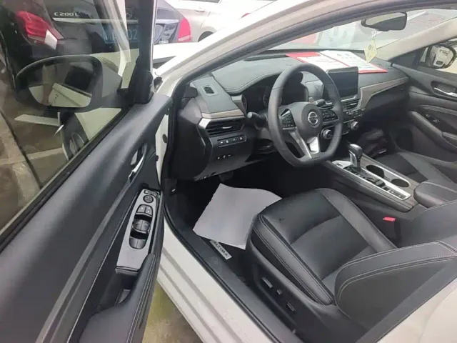 Nissan Teana — Фото автомобиля 15