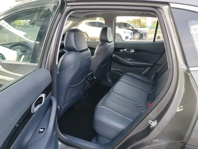 Geely Galaxy E5 — Фото автомобиля 16