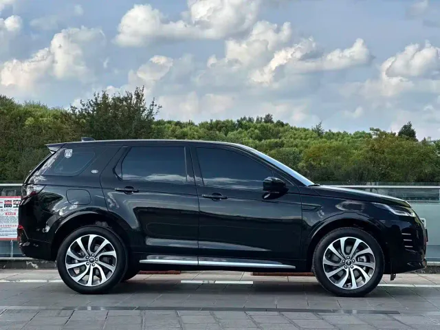 Land Rover Discovery Sport — Фото автомобиля 7