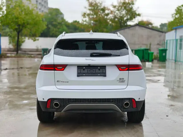 Jaguar E-PACE — Фото автомобиля 4