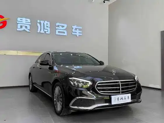 Mercedes-Benz E-Class — Фото автомобиля 3