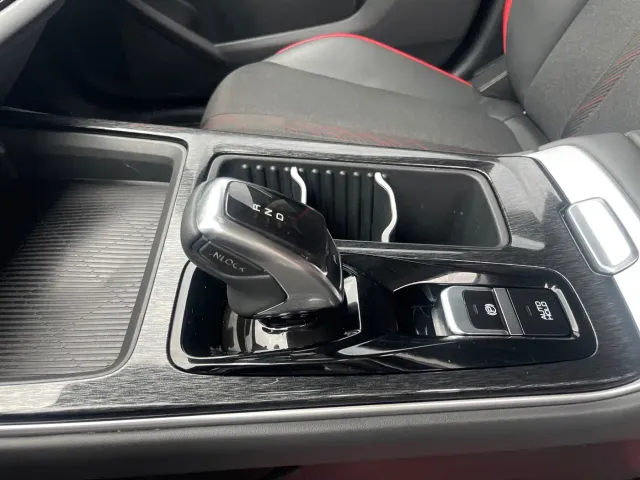 Dongfeng Yixuan MAX — Фото автомобиля 13
