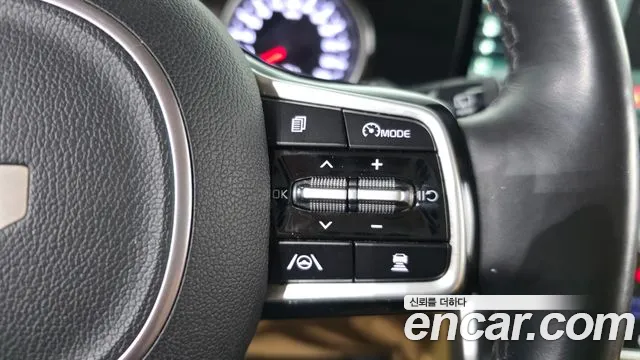 Kia Carnival Generation 4 — Фото автомобиля 24