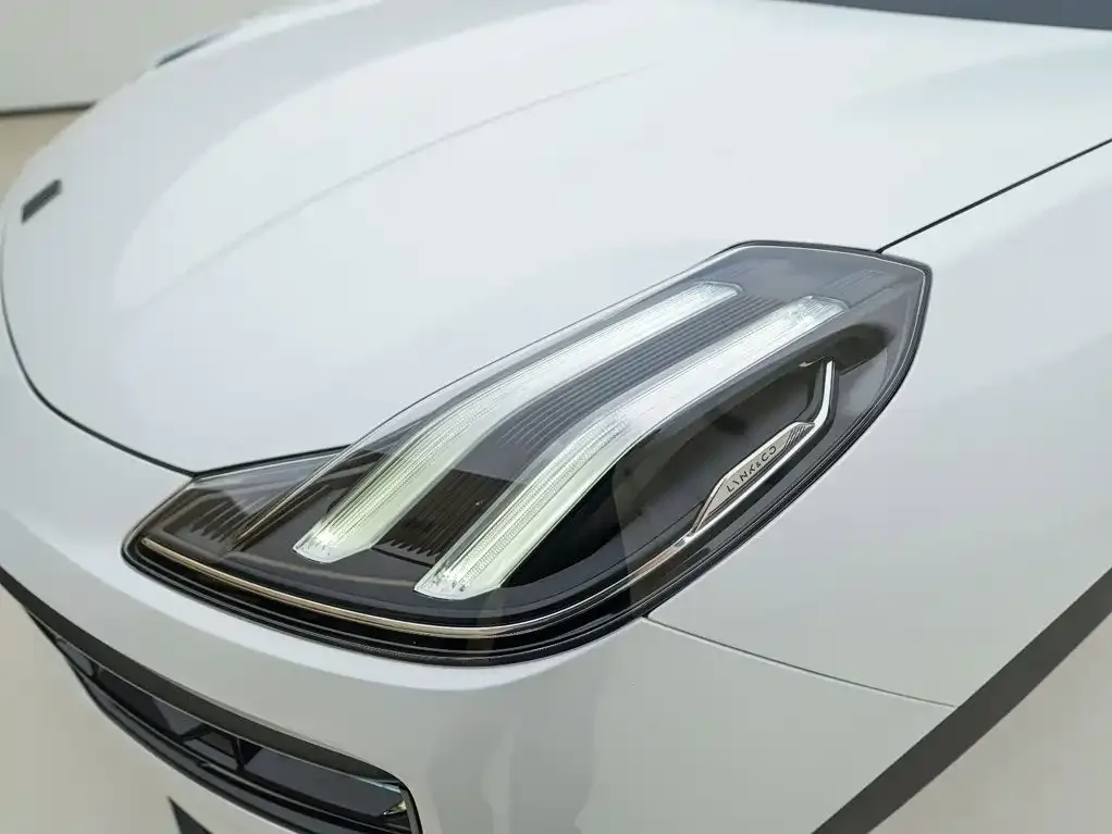 Lynk & Co Lynk & Co 06 2023 Remix 1.5T Power Halo — Фото автомобиля 12