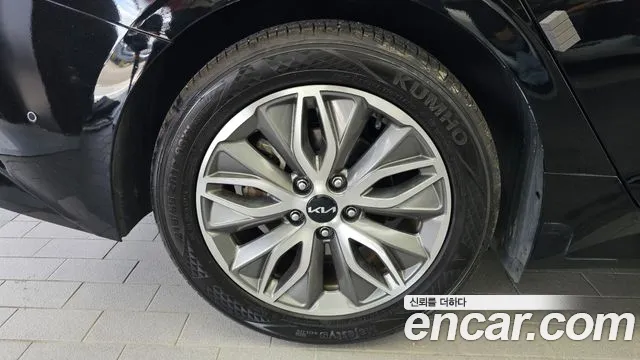 Kia K5 Signature — Фото автомобиля 4