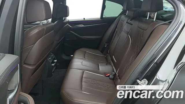 BMW 5 Series G30 — Фото автомобиля 18