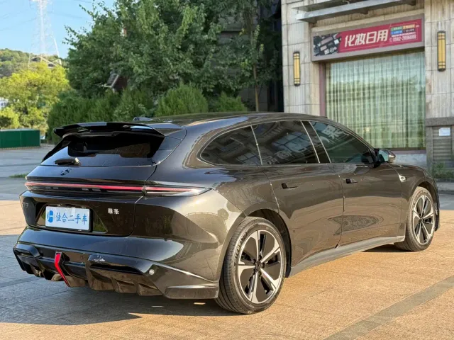 Nio ET5 Touring — Фото автомобиля 5