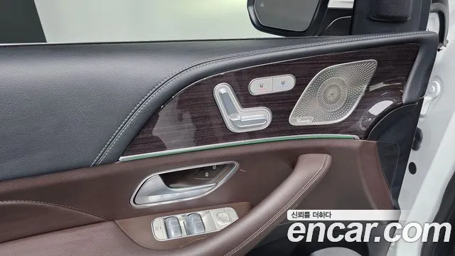 Mercedes-Benz GLE-Class — Фото автомобиля 26