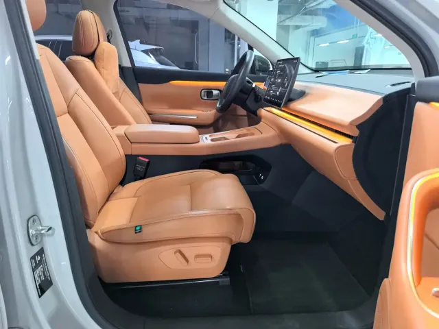 Leapmotor C10 — Фото автомобиля 12