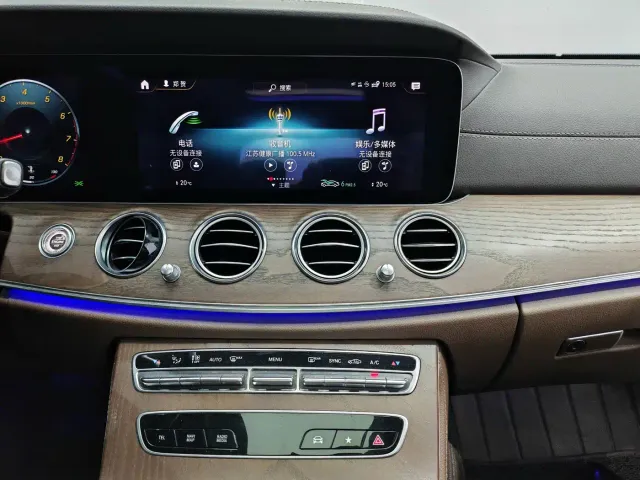 Mercedes-Benz E-Class — Фото автомобиля 17