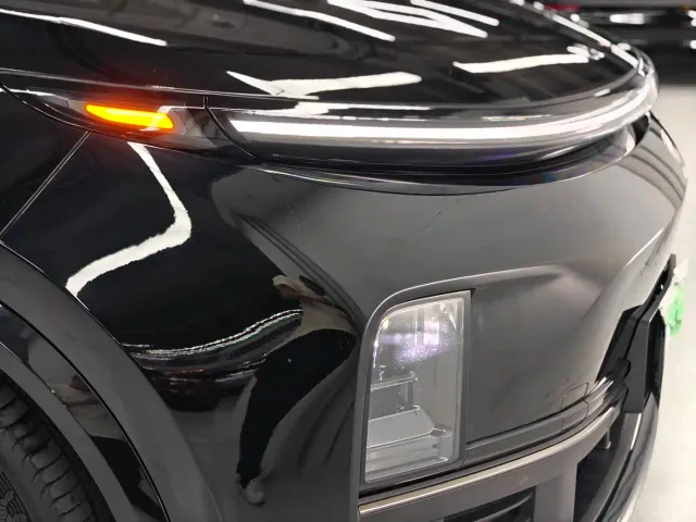 Li Auto L8 — Фото автомобиля 17