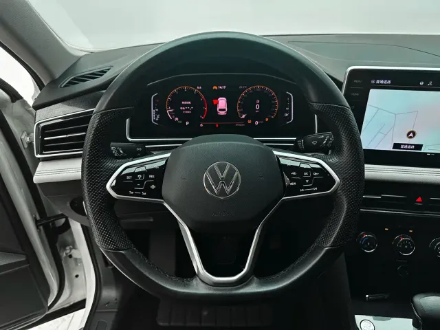 Volkswagen Tiguan L — Фото автомобиля 12