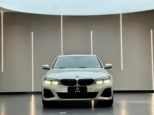 BMW 3 Series — Фото автомобиля 2