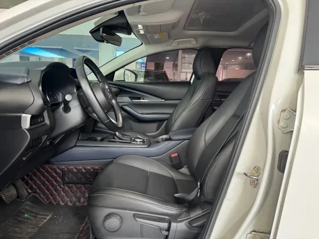 Mazda CX-30 — Фото автомобиля 4