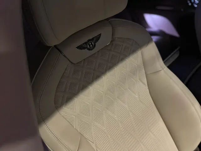 Bentley Flying Spur — Фото автомобиля 8