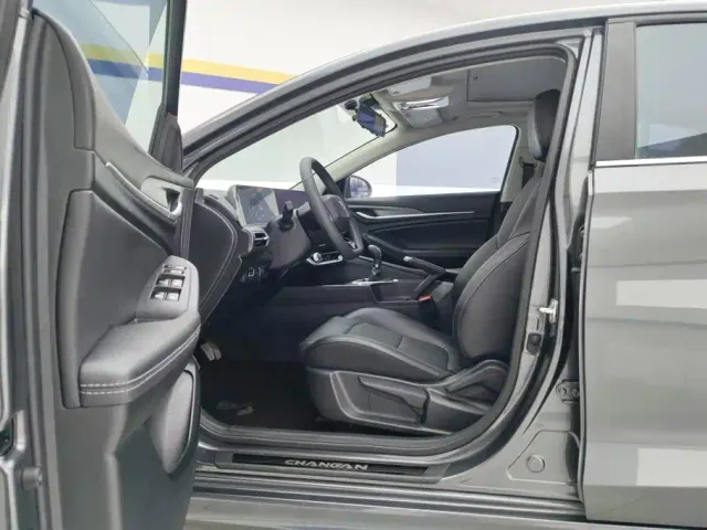 Changan Eado — Фото автомобиля 9
