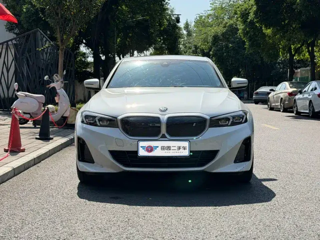 BMW i3 — Фото автомобиля 2