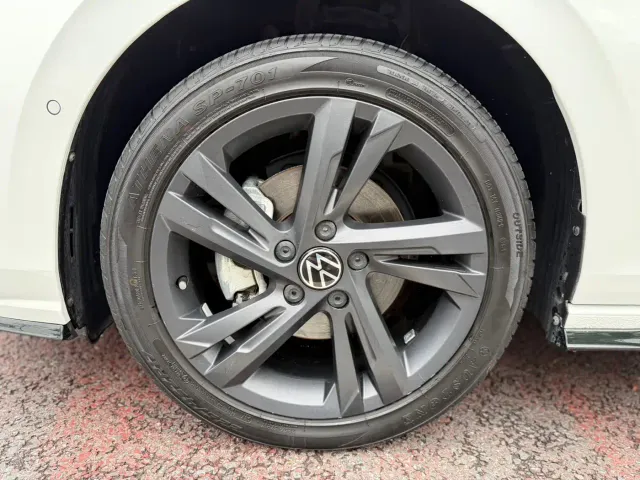 Volkswagen Golf — Фото автомобиля 8