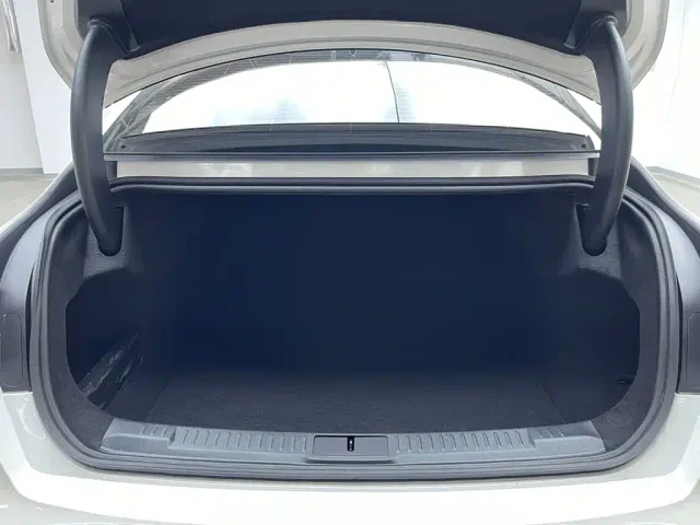 Lincoln Lincoln Z 2025 2.0T Premium Edition — Фото автомобиля 10