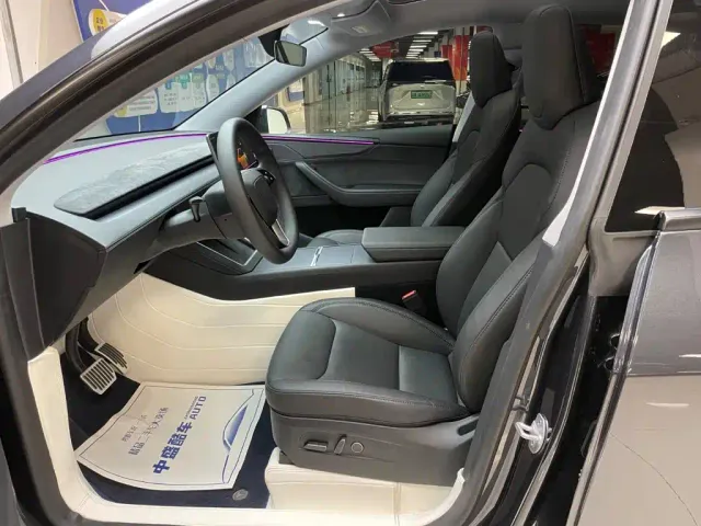 Tesla Model Y — Фото автомобиля 8