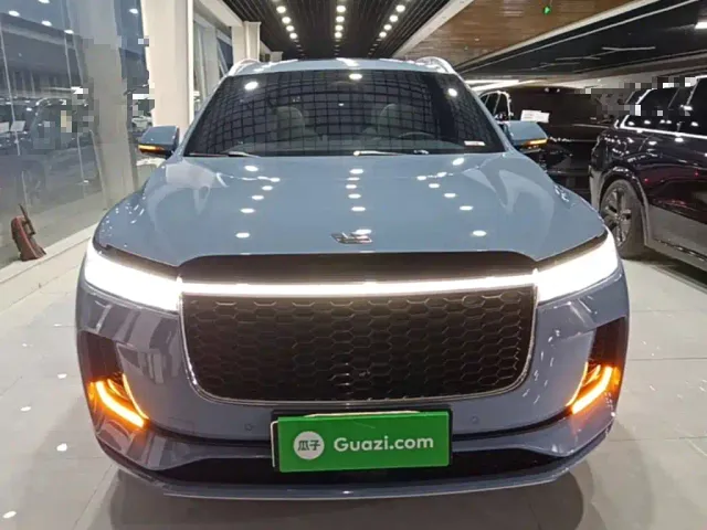 Li Auto ONE — Фото автомобиля 2