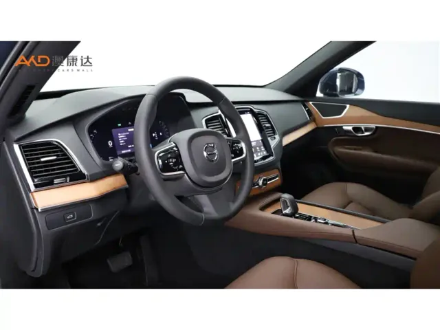 Volvo XC90 — Фото автомобиля 6