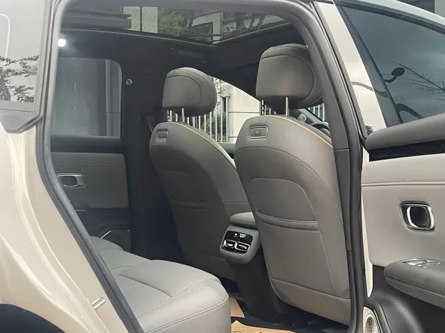 Changan Qiyuan A06 — Фото автомобиля 10