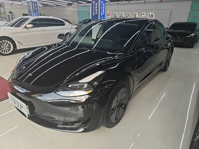 Фотография автомобиля — Tesla Model 3