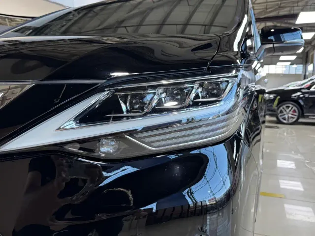 Lexus LM — Фото автомобиля 4