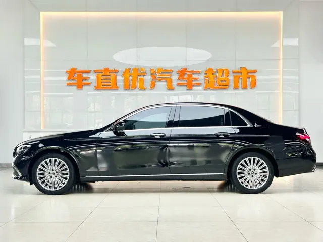Mercedes-Benz E-Class — Фото автомобиля 4