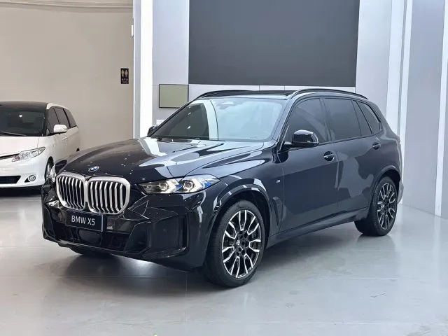 Фотография автомобиля — BMW X5