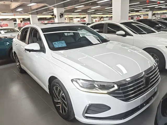 Volkswagen Lavida — Фото автомобиля 3