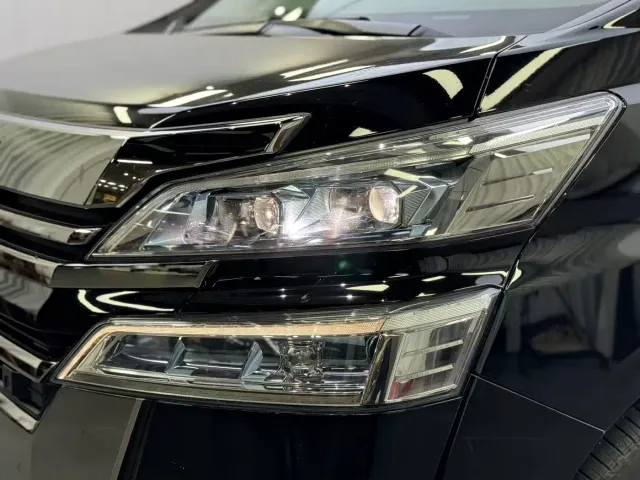 Toyota Vellfire — Фото автомобиля 11