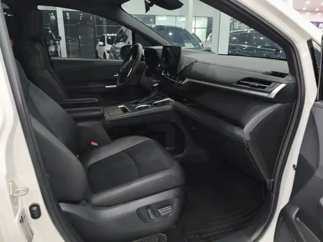 Toyota Granvia — Фото автомобиля 13