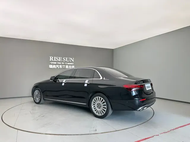 Mercedes-Benz E-Class — Фото автомобиля 7
