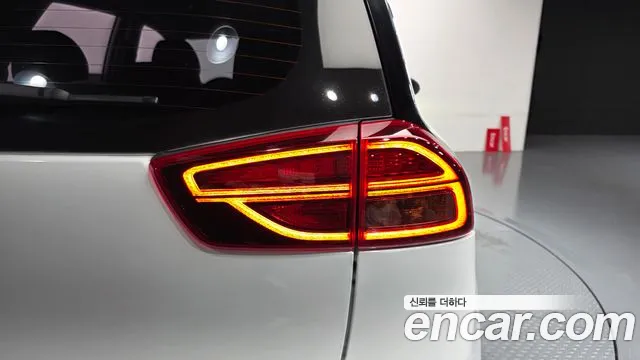 Kia Niro — Фото автомобиля 8