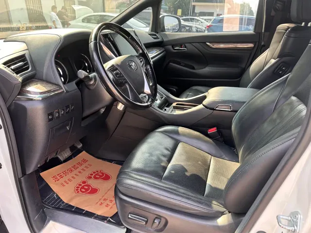 Toyota Alphard — Фото автомобиля 5