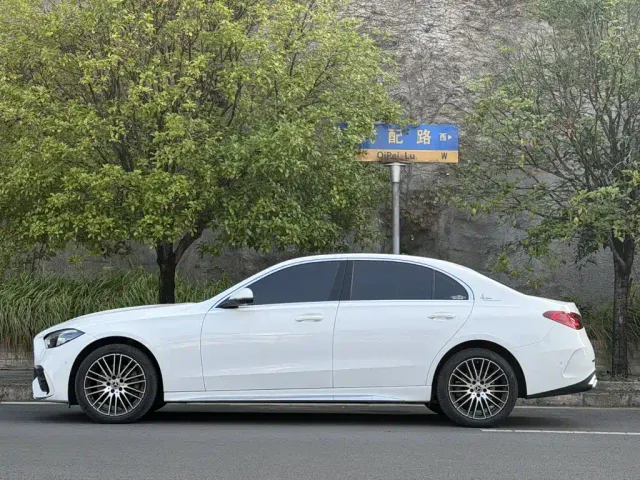 Mercedes-Benz C-Class — Фото автомобиля 3