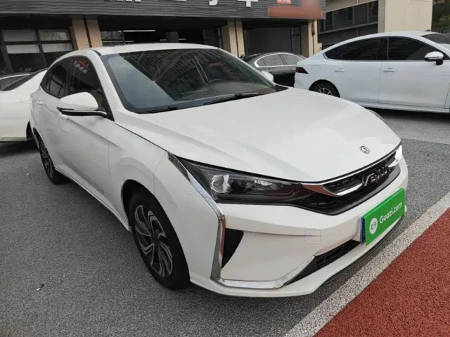 Dongfeng Yixuan — Фото автомобиля 3