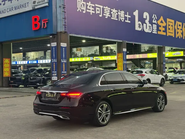 Mercedes-Benz E-Class — Фото автомобиля 15