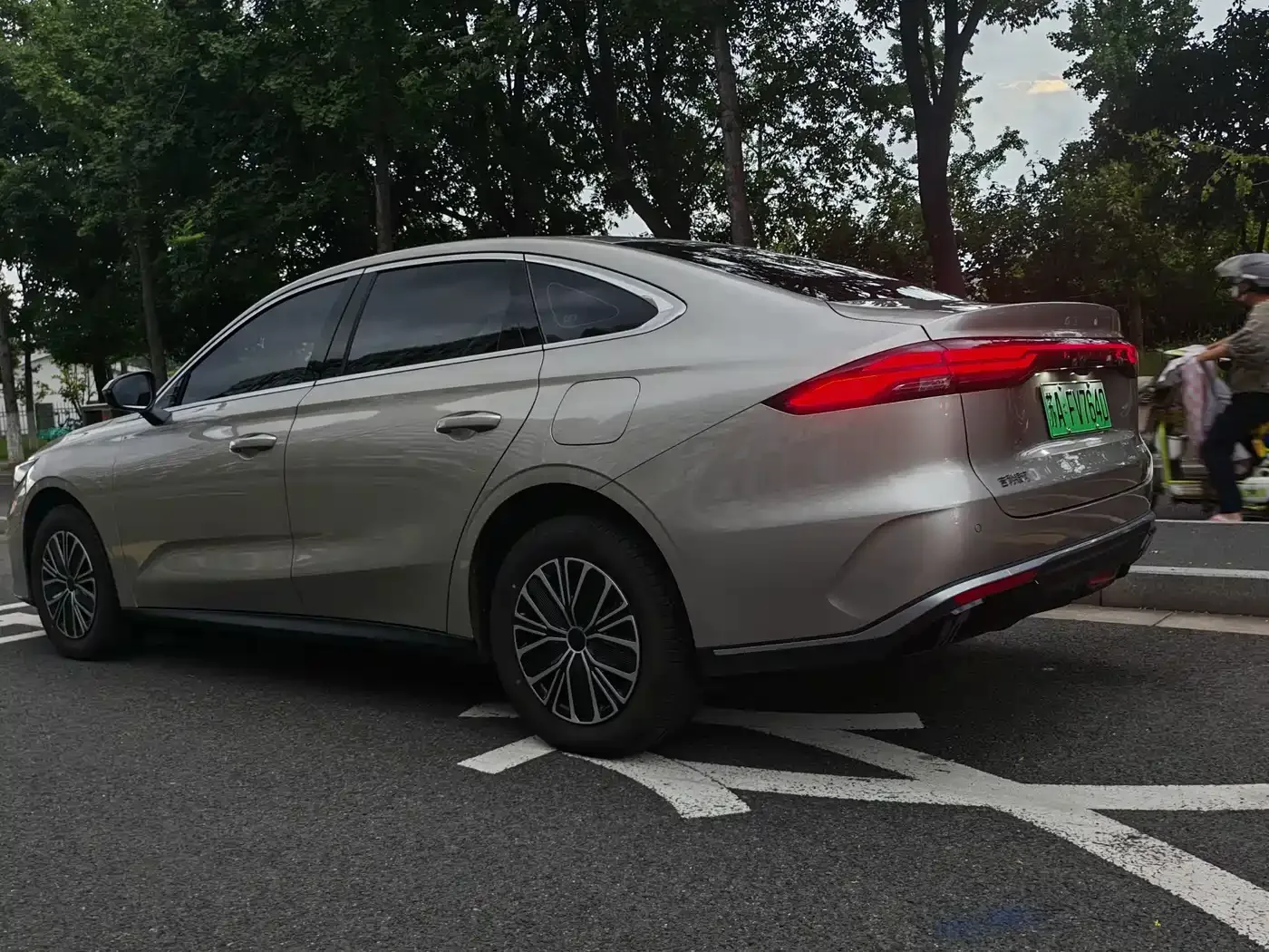 Geely Galaxy Galaxy Stellar 6 2025 60km Voyager Edition — Фото автомобиля 12