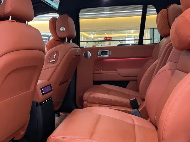 Li Auto L9 — Фото автомобиля 6
