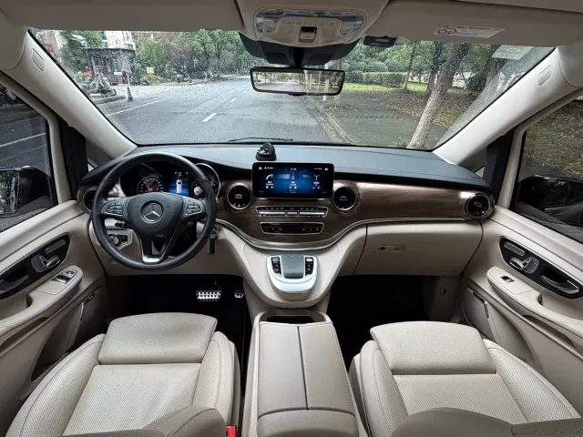 Mercedes-Benz V-Class — Фото автомобиля 13