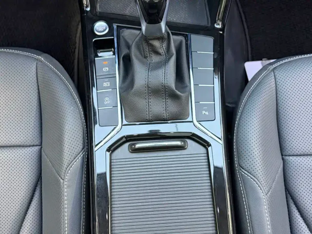 Volkswagen Passat — Фото автомобиля 11