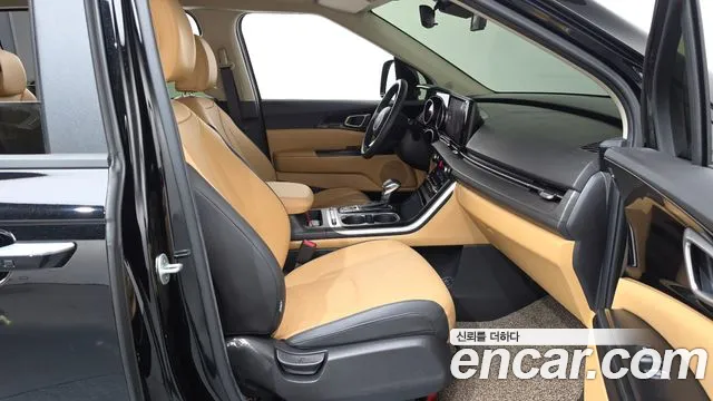 Kia Carnival Generation 4 — Фото автомобиля 16