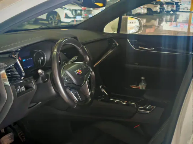 Cadillac XT5 — Фото автомобиля 4